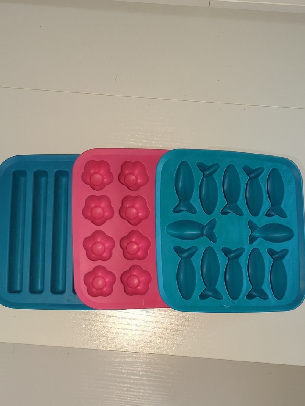 3 IKEA Novelty Silicone Ice Cube and Mold Set in Teal & Pink
